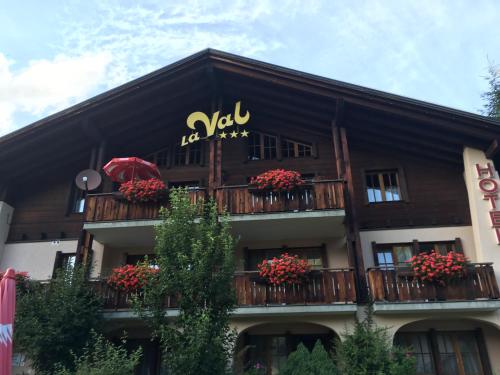Hotel B&B Casa La Val in Sedrun