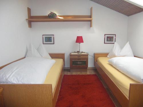 2 bedrooms, 3 beds