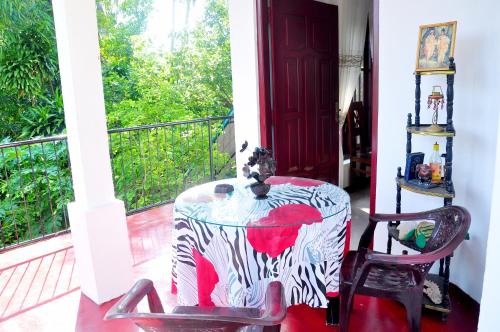 Balcony/terrace, Little Swan Guest house in Bentota