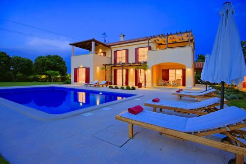  Vila Mirna in Svetvinčenat