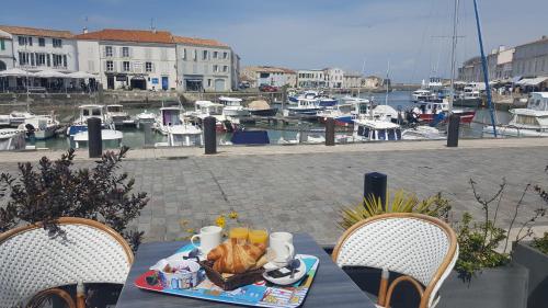 Les Colonnes – Saint Martin, PA
