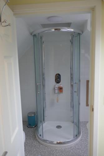 The Den , Sengera in Craggie