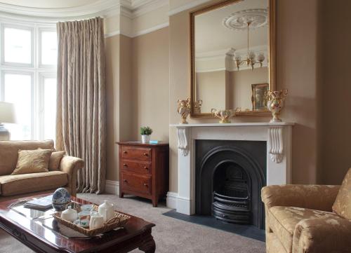 2 Crescent Gardens Guest House - image 14
