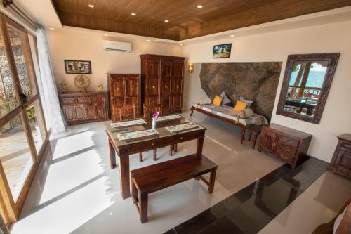 Facilities, The Cape Goa in Cabo De Rama Fort