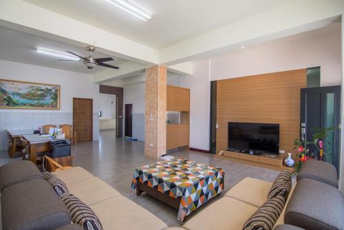 Homelike Homestay near Lintou Park