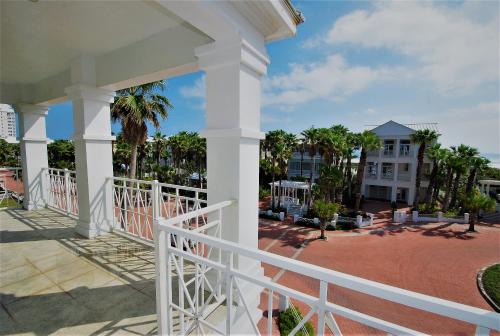 Four-Bedroom Holiday Home image 5