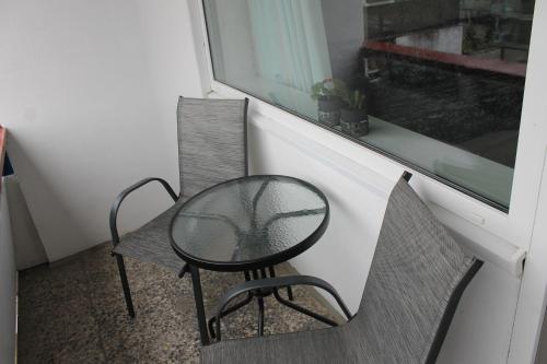 Studio with Balcony image 1