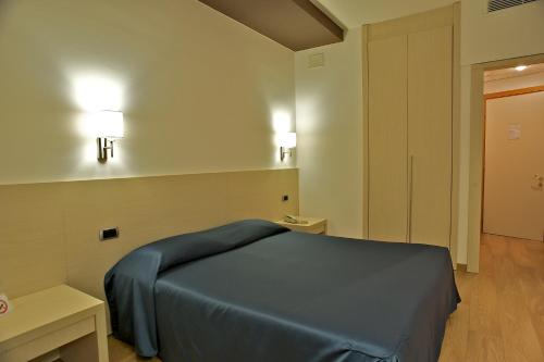 Sam Hotel - image 11