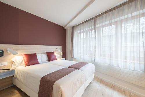 Superior One-Bedroom Apartment