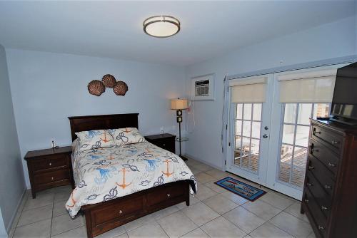 112 E Cora Lee Townhouse - image 8
