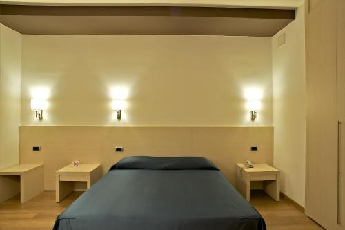 Sam Hotel - image 9