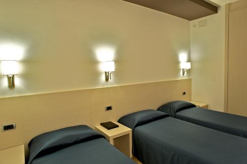 Sam Hotel - image 12