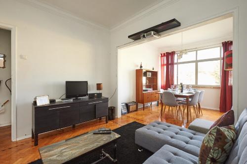  Sea La Vie (3 minutes walk to the beach), Unterkunft in Carcavelos