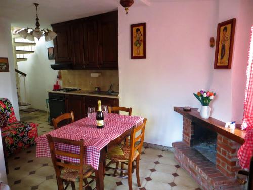 Casa Tainin in Vasia