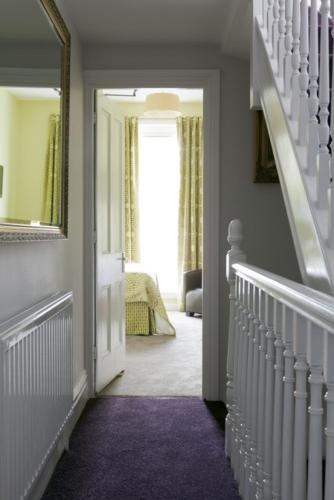 2 Crescent Gardens Guest House - image 9
