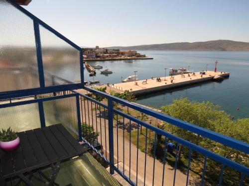  Delfin in Starigrad-Paklenica
