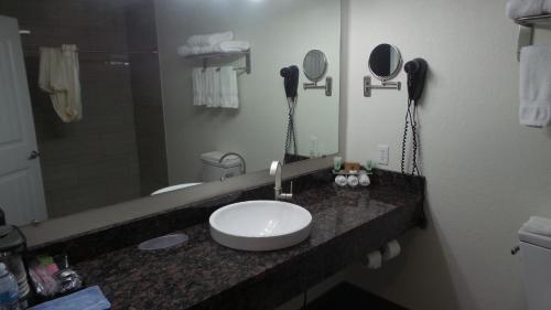 Budget Inn Palmyra - image 3