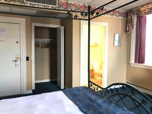Waynebrook Inn in Honey Brook, USA