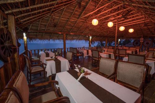 Restaurant, The Cape Goa in Cabo De Rama Fort