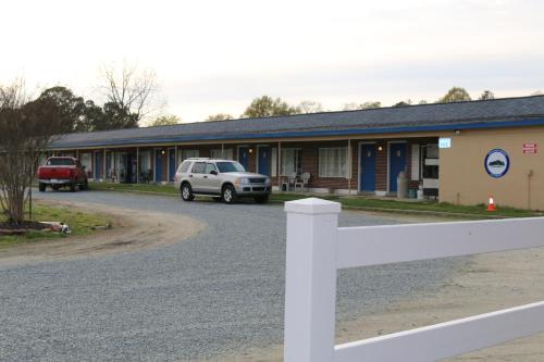 Four Oaks Lodging in Smithfield, USA