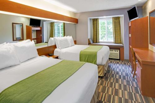 Microtel Inn & Suites by Wyndham Cherokee - image 2
