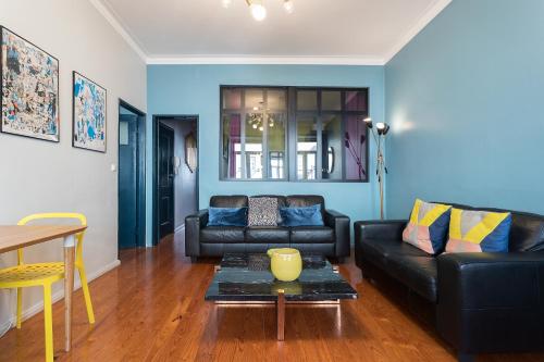 Chiado Bairro Alto, Bright and Newly Renovated 3 Bedroom Apartment, Lisbon Historical Center, Lisboa