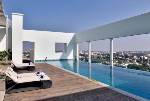 Swimmingpool, Radisson Blu Coimbatore in Coimbatore