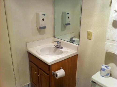 Econo Lodge Inn & Suites Abilene East District – Abilene, TX