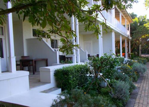 مدخل, Coral Tree Colony Bed & Breakfast in ساوثبروم