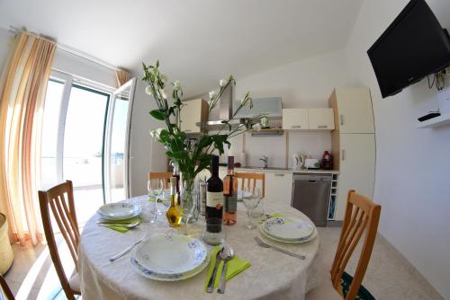  Apartment Ivica in Drvenik Mali