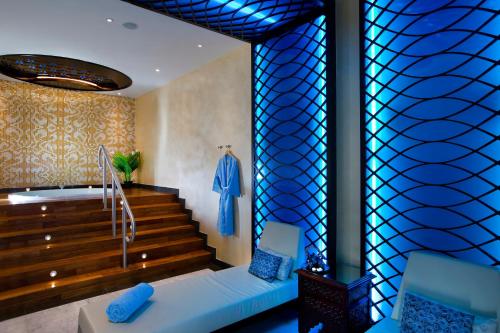 Bab Al Qasr Hotel - image 8
