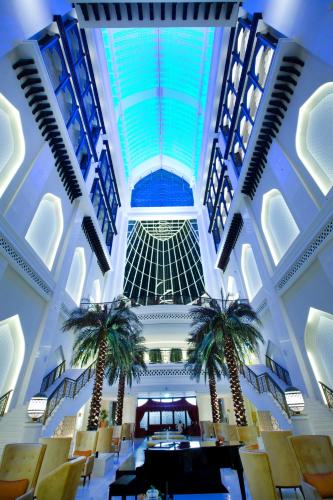 Bab Al Qasr Hotel