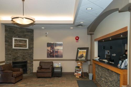 Lakeview Inns & Suites - Fort Saskatchewan