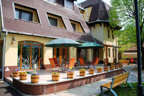 Hotel Flóra**