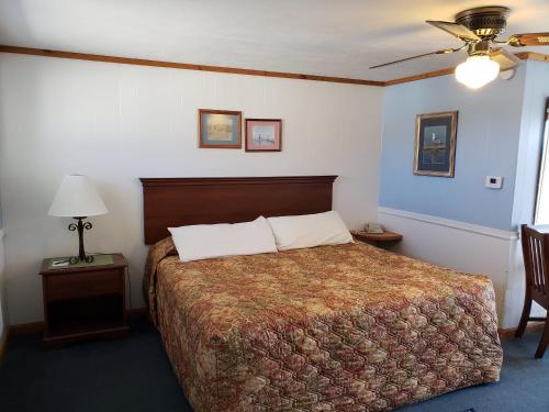 Algoma Beach Motel - image 5