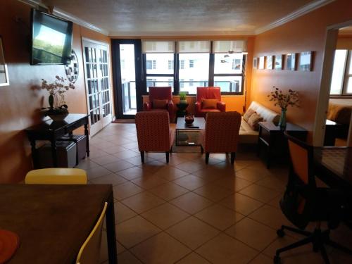 Beachfront Suites - image 2