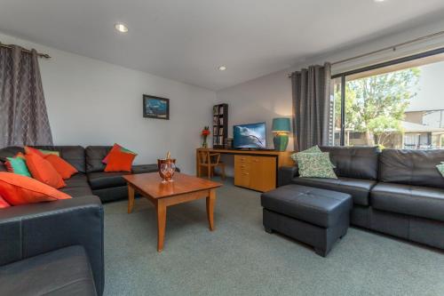 Shared lounge/TV area, Condo 105 @ Horizons Golf Resort - Salamander Bay NSW in Salamander Bay