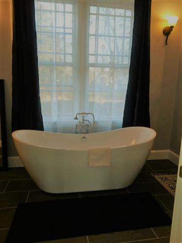 Bañera de hidromasaje, Saltair Inn Waterfront B&B in Bar Harbor (ME)