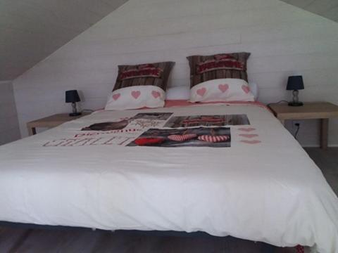 Petit Chalet Chez Marcelline in Saint Denis Le Ferment