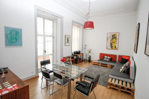  Pensao Rosinha Art Gallery House in Lissabon