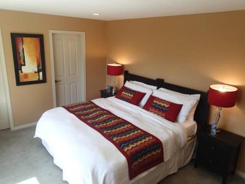 A View of the Lake B & B