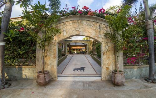 Entrance, Casas del Toro Playa Flamingo in Playa Flamingo