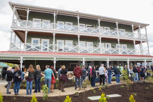 McMenamins Kalama Harbor Lodge