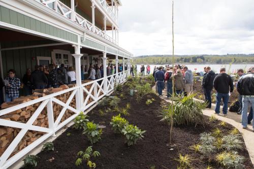 McMenamins Kalama Harbor Lodge