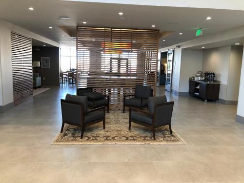 Lobby, Country Inn & Suites by Radisson, Page, AZ in Page (AZ)