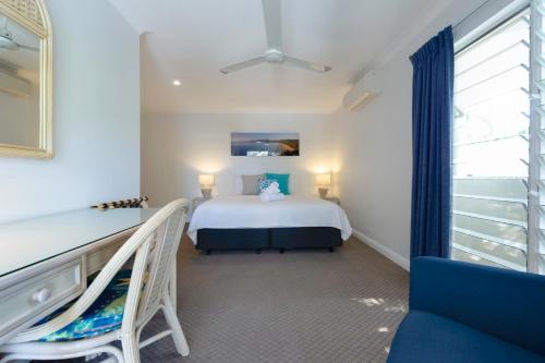 Two Bedroom, Two Bathroom Apartment with Balcony image 7