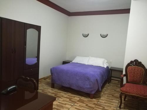 Double Room image 3