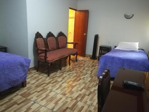 Twin Room image 3