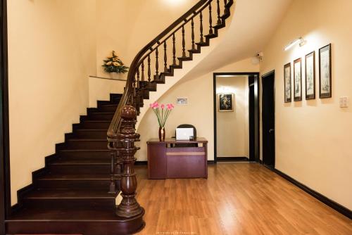 Shared lounge/TV area, Spring Garden Villa near Imperial Tomb of Dong Khanh