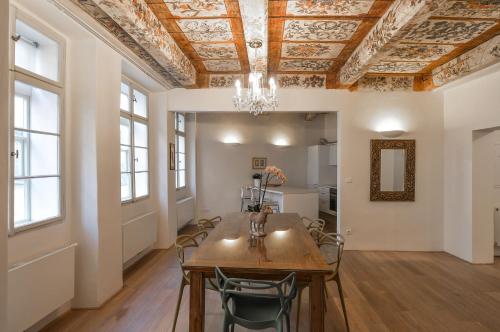 18th CENTURY BAROQUE RESIDENCE, Praha (fotografie 5)